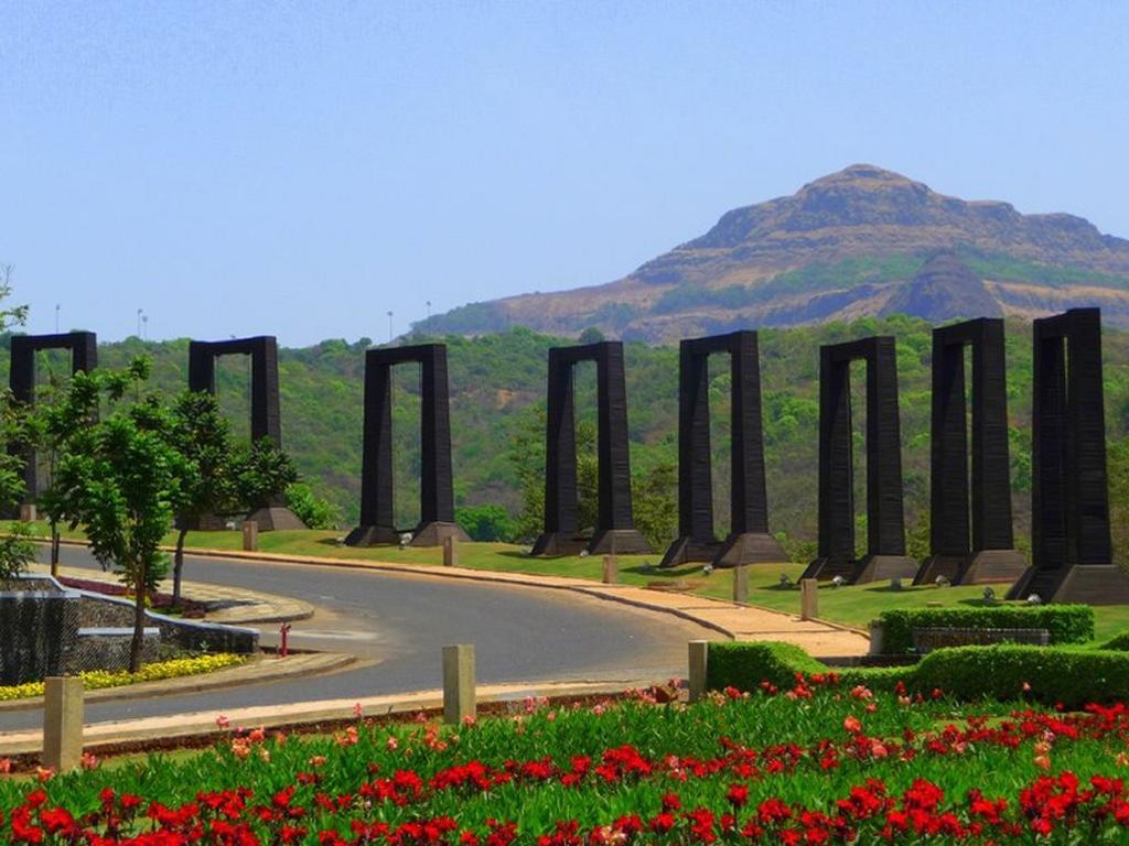 Aamby Valley City Lonavala Exteriör bild The University of Yaoundé 1