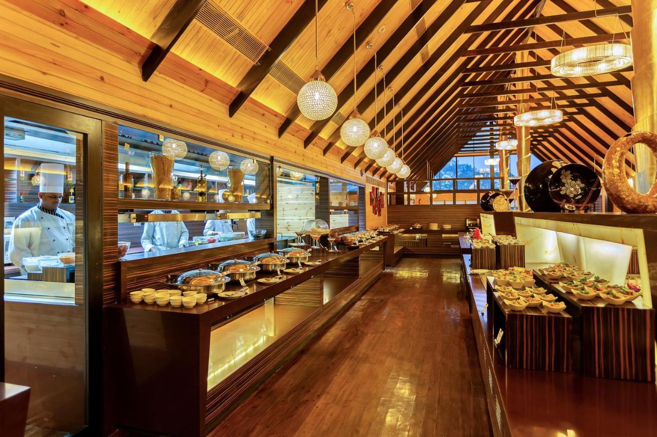 Aamby Valley City Lonavala Exteriör bild The interior of the restaurant